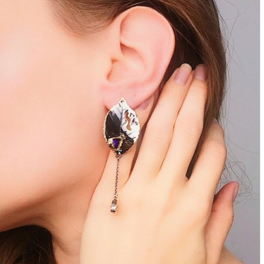 Italian Jewelry Black Gold Leave Earrings - Picture 11 of 14